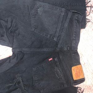 Black 501 Levi’s straight leg distressed jeans